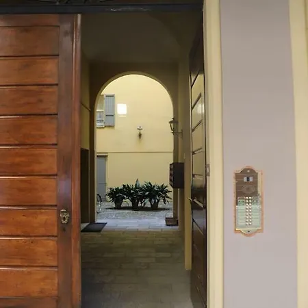 Apartment La Casa Del Portico Modena